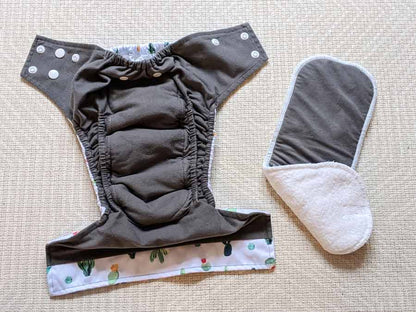 One Size Nighttime Nappy - Glowy Ananas (3-15kg)